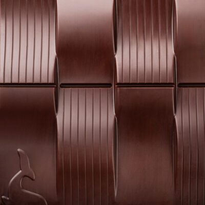 Tablette de chocolat noir fumé 76%