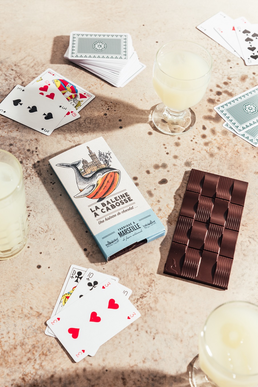 Devanture Baleine à cabosse Comment conserver le chocolat en été ?