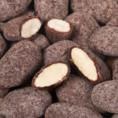 Les amandes enrobées de chocolat noir 65%
