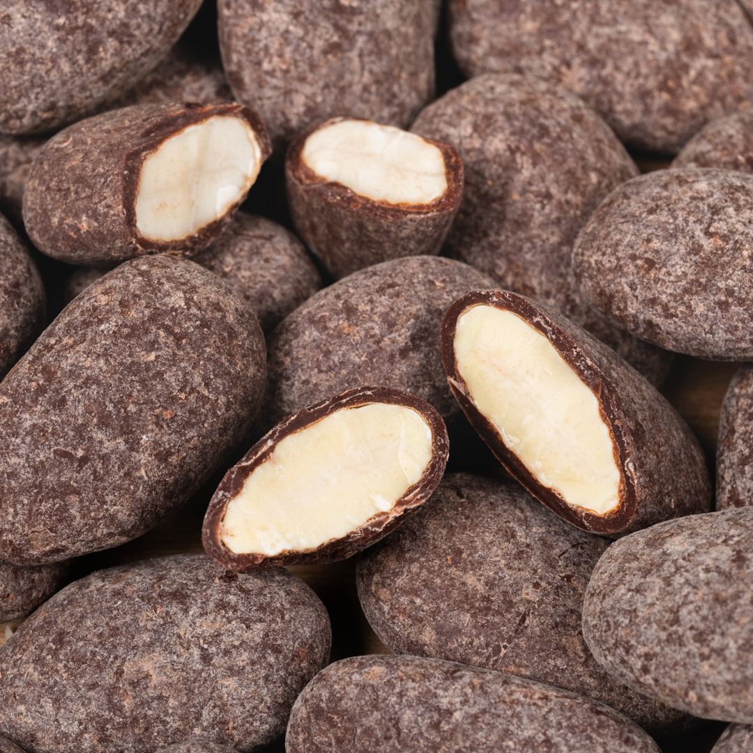 Les amandes enrobées de chocolat noir 65%