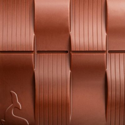 Tablette de chocolat au lait et crêpes dentelle